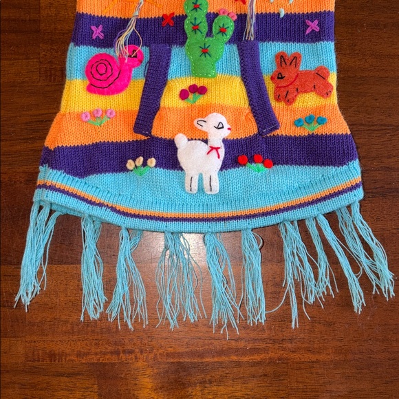 Four Suyos Girls Peruvian 100% wool hooded Sweater with Puffy embellishments. - Picture 3 of 14